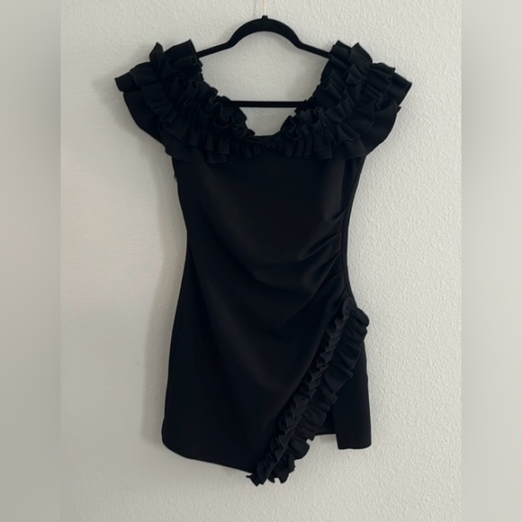 Elliatt Black Off Shoulder Dress Ruffle Slit Small - Picture 4 of 5